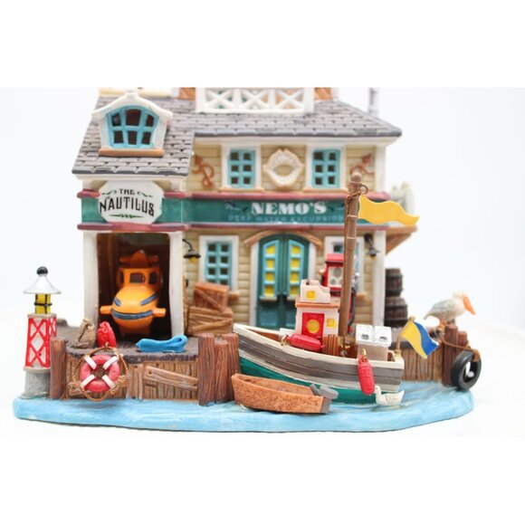 Lemax Plymouth Corners - Nemo's Deep Water Excursions - Picture 6 of 6